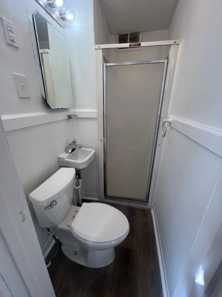 Building Photo - 736 N Pearl St