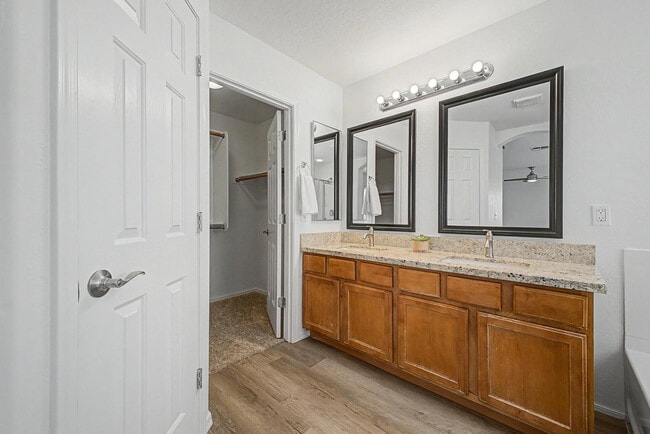 Building Photo - 42323 N 46th Dr