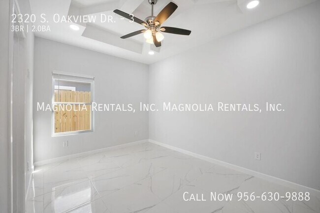 Building Photo - 2320 S Oakview Dr