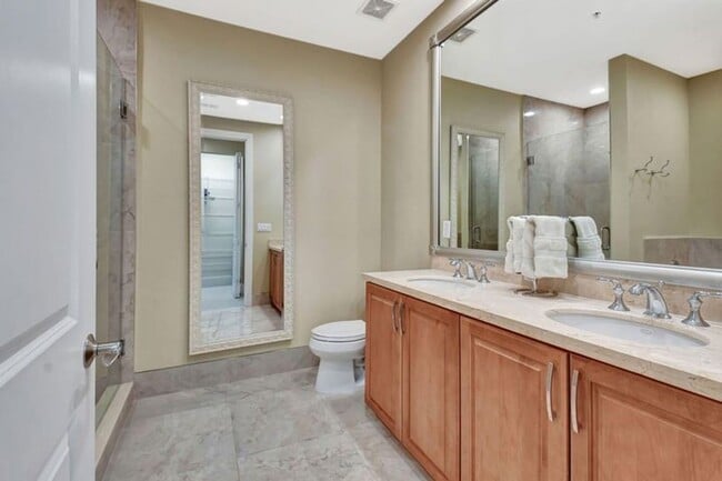 Building Photo - 3120 E Latitude Cir