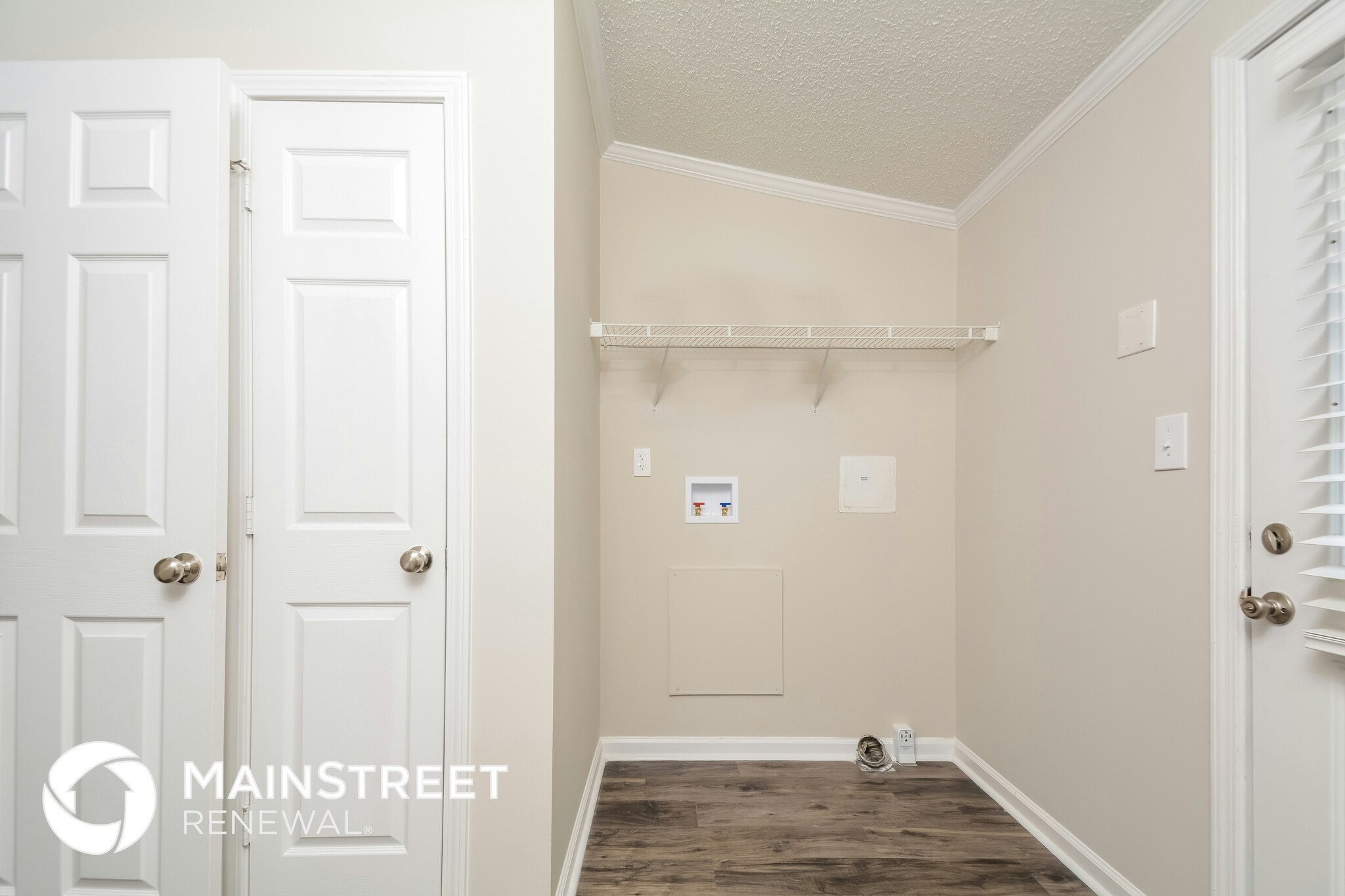 Building Photo - 617 E Walnut Ave