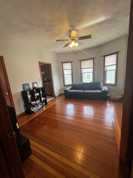Building Photo - 51 Elm St