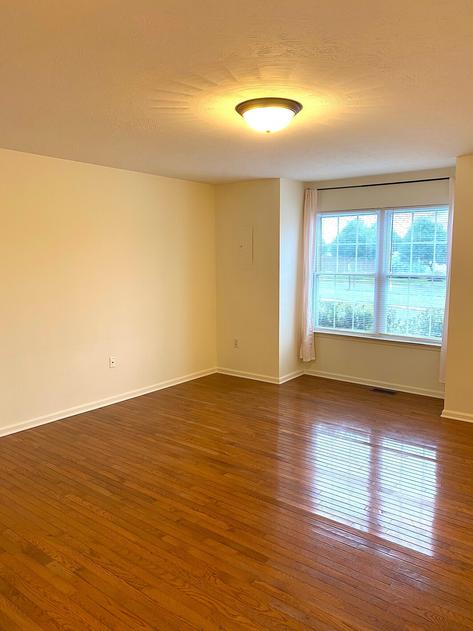Building Photo - 104 Windstone Dr