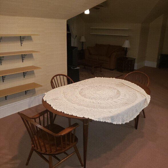 Building Photo - 1405 W 9th Ave