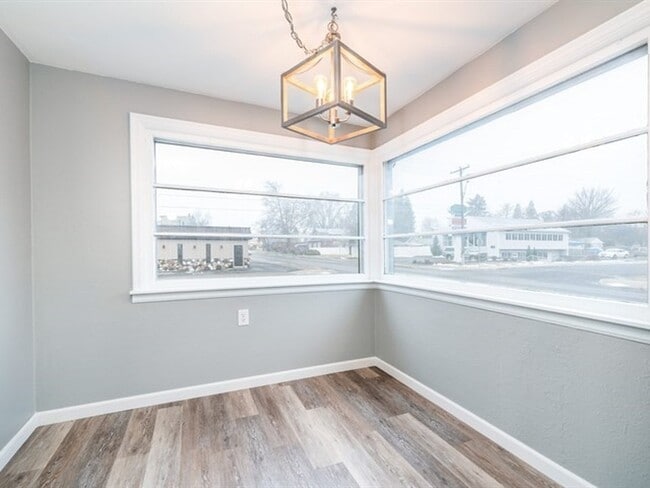Building Photo - Cozy 3 Bed 2 Bath Updated Home!