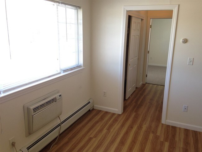 Building Photo - 3861 Brown Ave