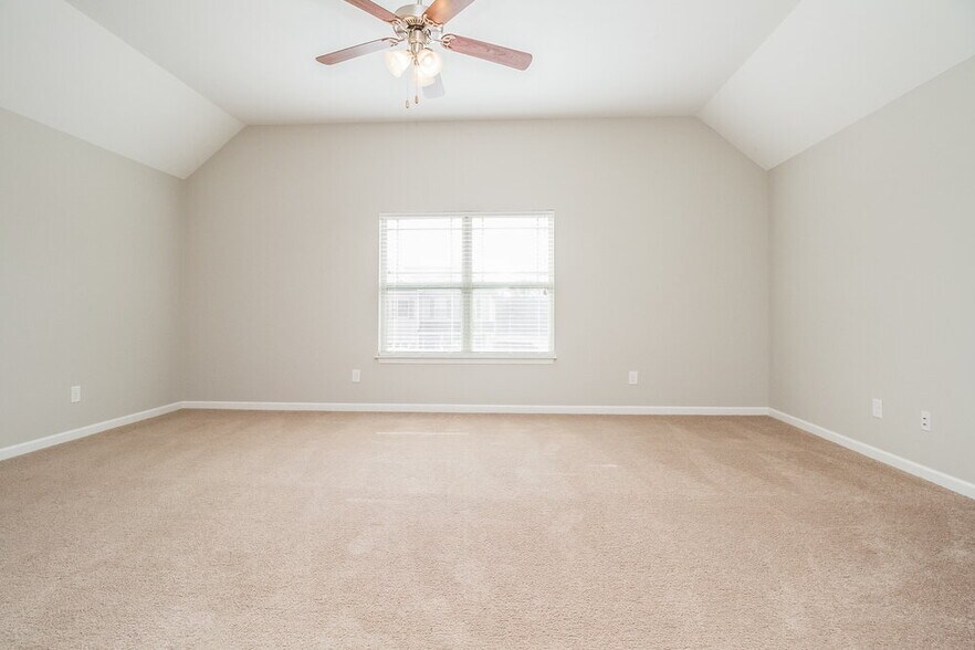 Building Photo - 2102 Longhunter Chase Dr