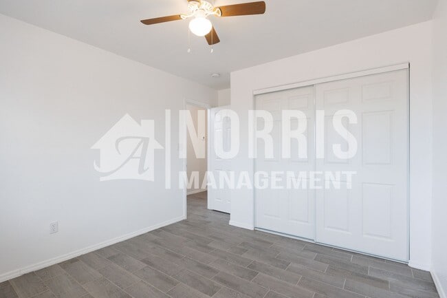 Building Photo - 4020 N Montezuma Dr