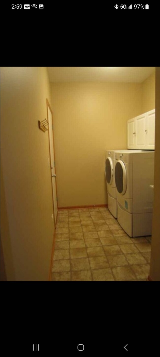 Primary Photo - 1547 Millbrook Dr