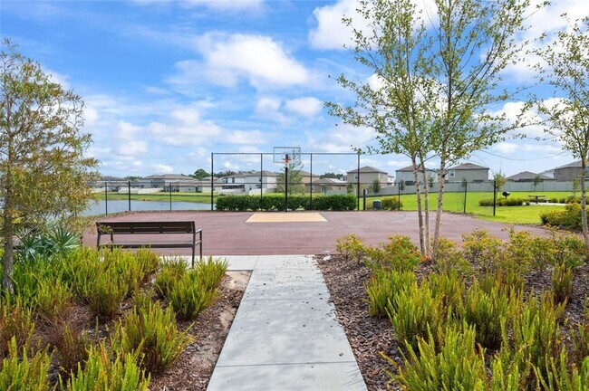 Building Photo - 16847 Delia St