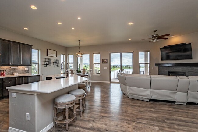 Building Photo - Spacious 4-Bedroom Home in Prestigious For...