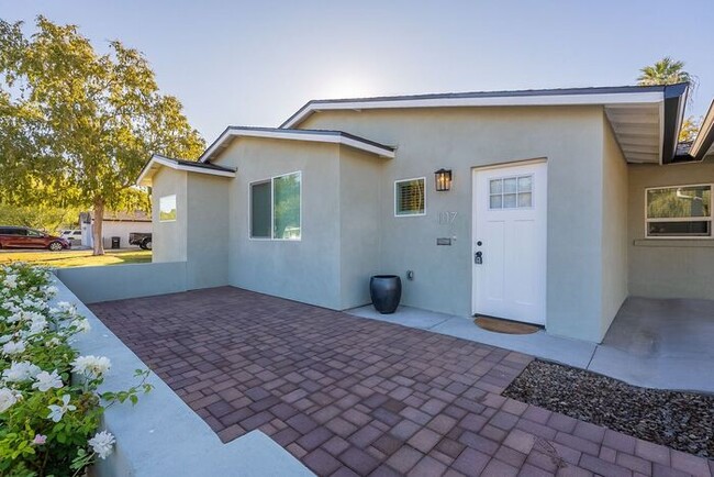 Building Photo - Fully Remodeled 3 Bed 2 Bath + Workshop wi...