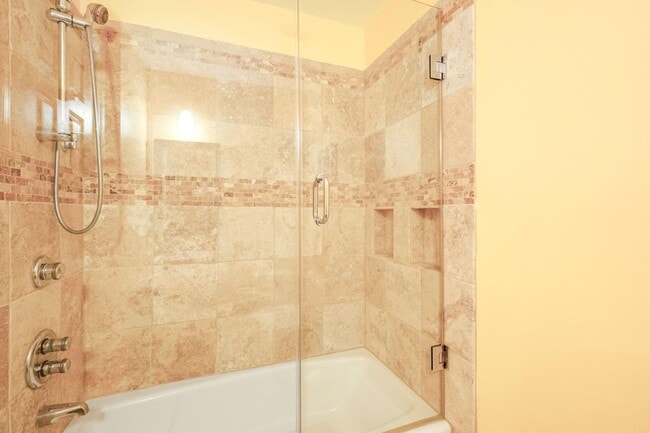 Building Photo - 3927 Georgetown Ct NW