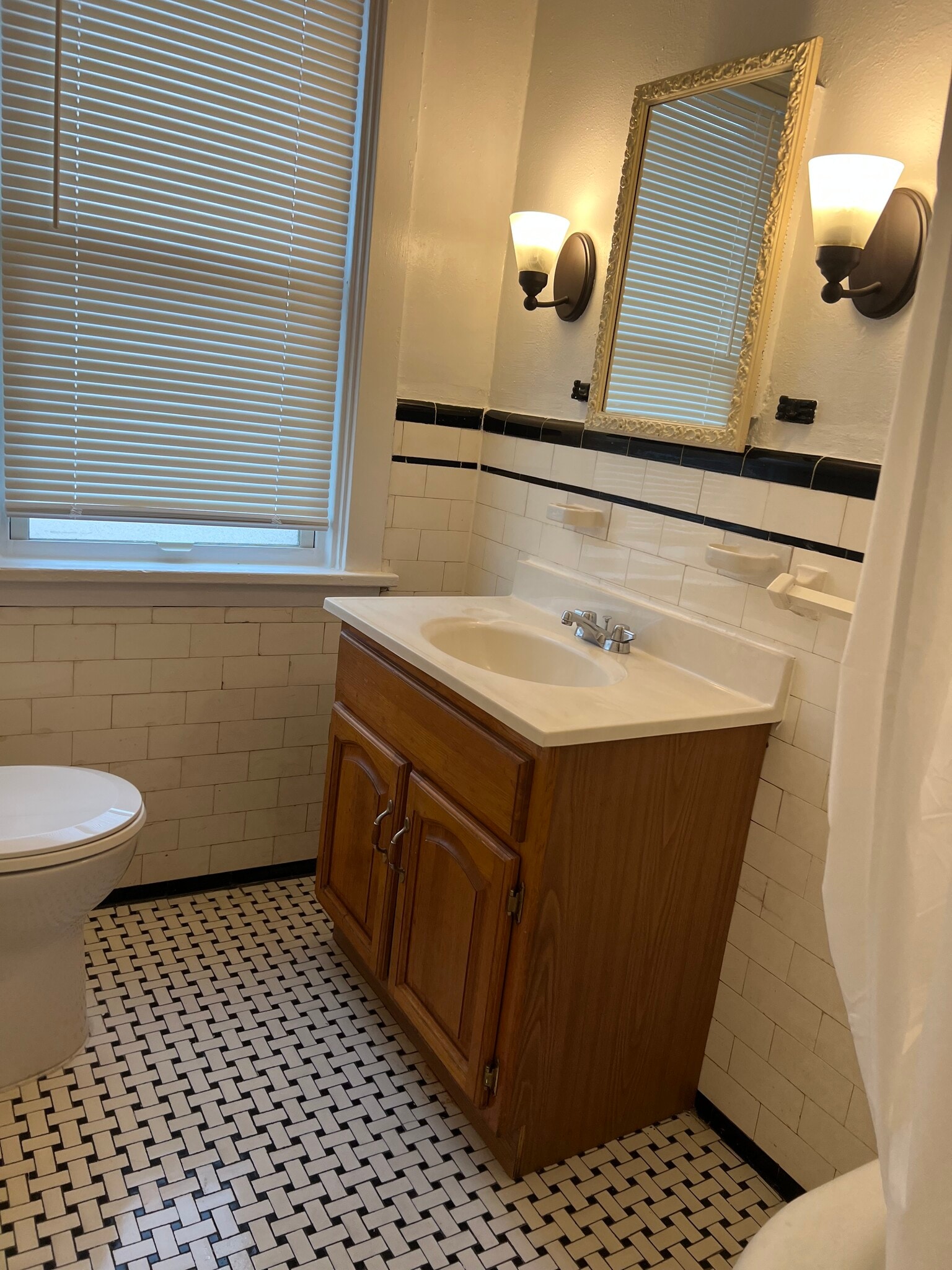 Bathroom New Fixtures - 2904 Espy Ave