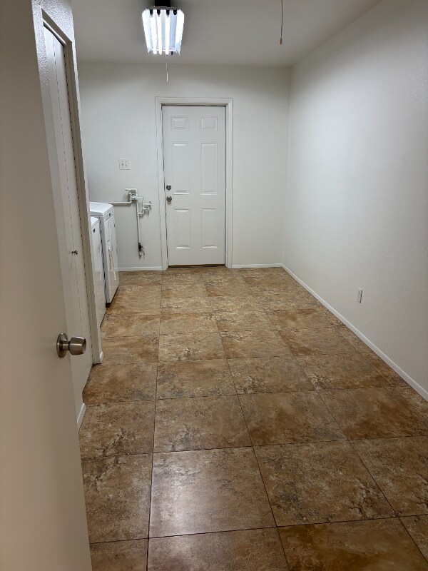 Building Photo - 1161 E Diamond Dr