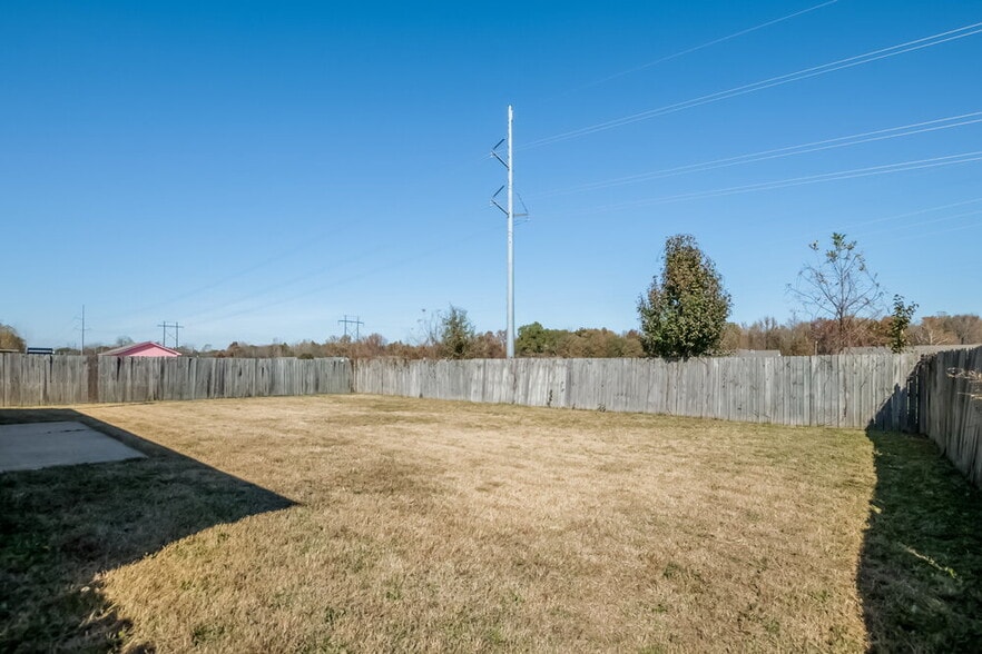 Building Photo - 7409 Dunbarton Dr