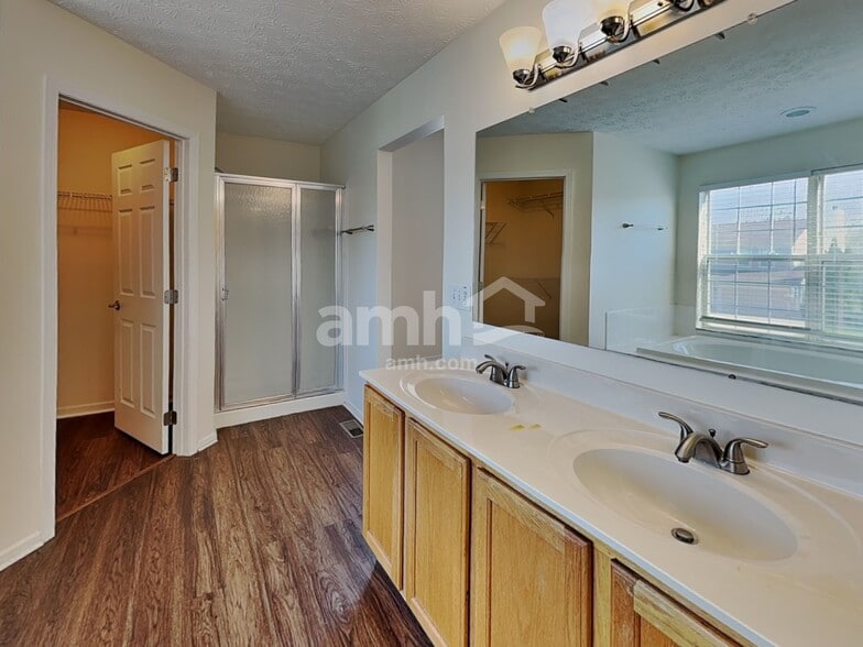 Building Photo - 821 Monarda Pl