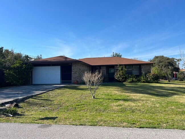 Building Photo - 33 Fernwood Lane