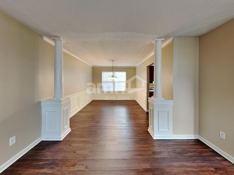 Building Photo - 1633 Sparrow Wood Ln SW