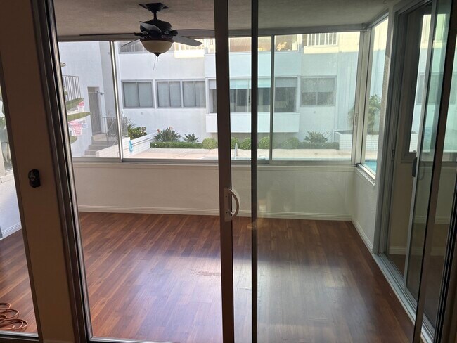 Sunroom/view to courtyard - 8701 Delgany Ave