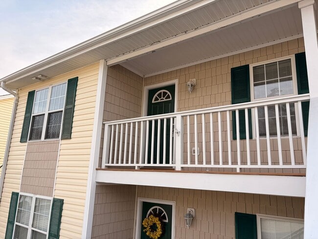 Building Photo - Q201