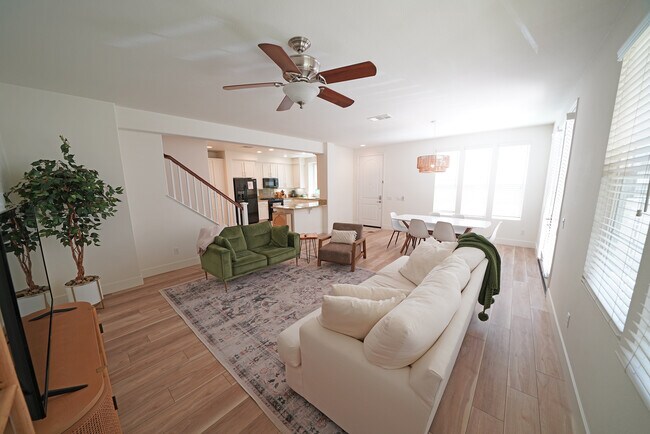 Building Photo - 28635 N Pietro Dr