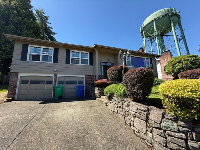 Building Photo - Entertainer’s Dream in NE Portland – Fully...