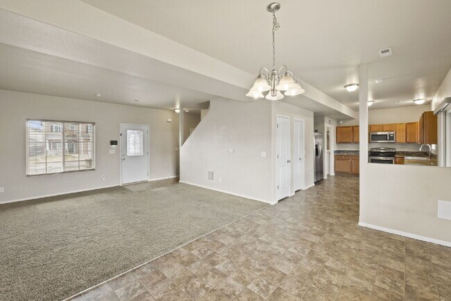 Building Photo - 917 Silverqueen Rd