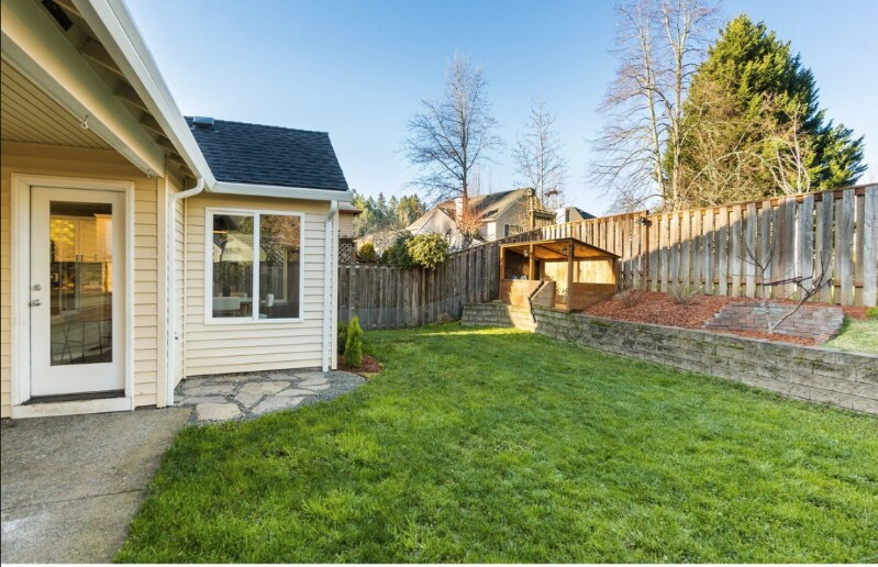 Building Photo - 1328 NE Parkside Dr