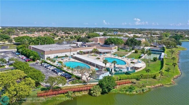 Building Photo - 954 Normandy Trail