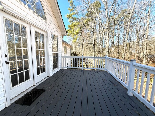 Building Photo - Charming 3 Bedroom Cape Cod