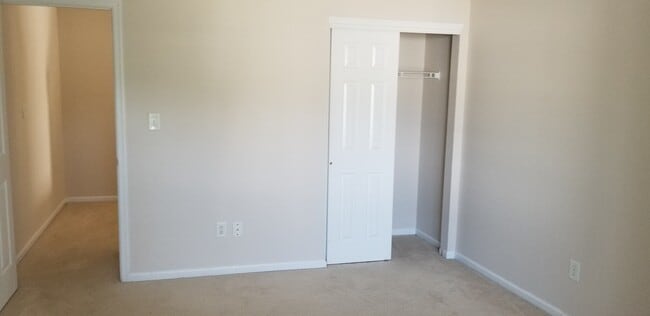 Building Photo - 404 Holmes Blvd