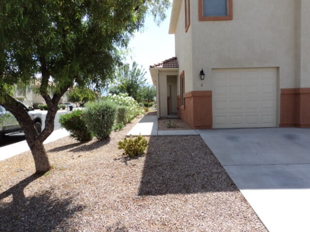 Side View - 96 Desert Willow Ln
