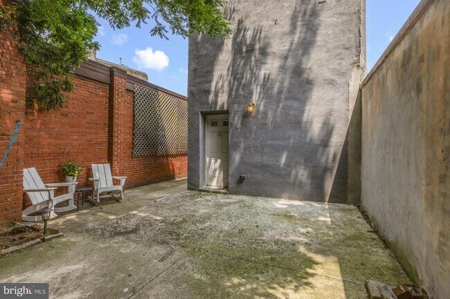 Building Photo - 1616 Fairmount Ave