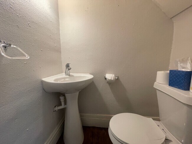 Building Photo - 1725 Compton Rd