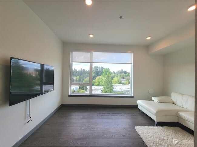 Building Photo - 11903 NE 128th St