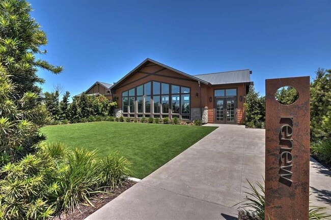Building Photo - 534 Sandalwood Dr
