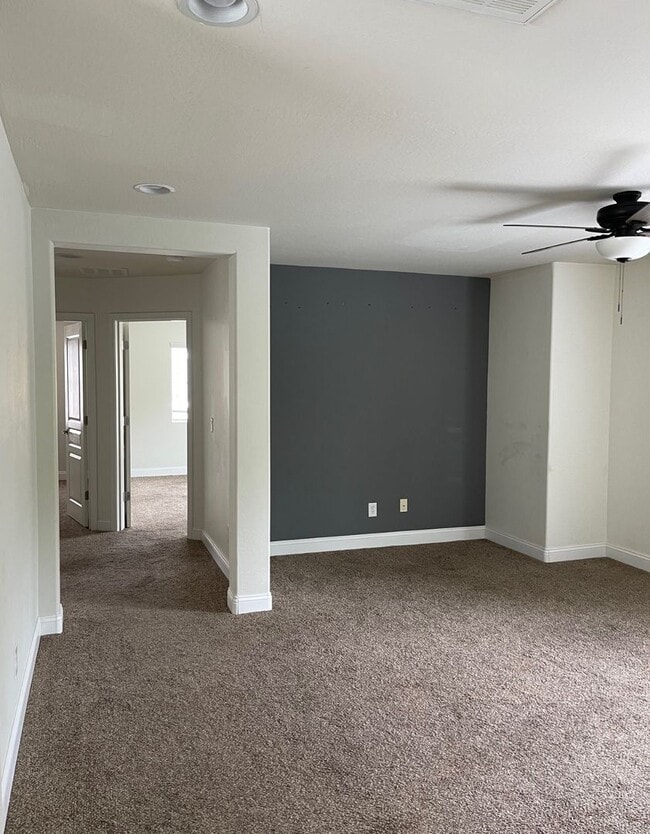 Building Photo - 3 BD IN POWER RANCH
