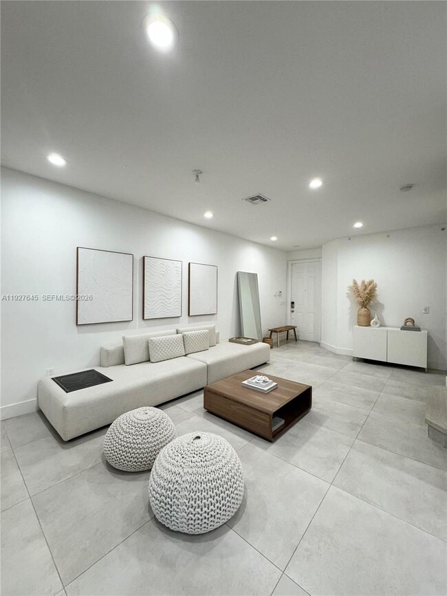 Building Photo - 13017 Riverwalk Cir S