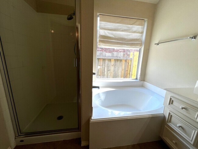 Building Photo - Charming 3-Bedroom Home with Modern Kitchen and Spacious Backyard