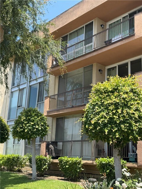 Building Photo - 805 Glenway Dr