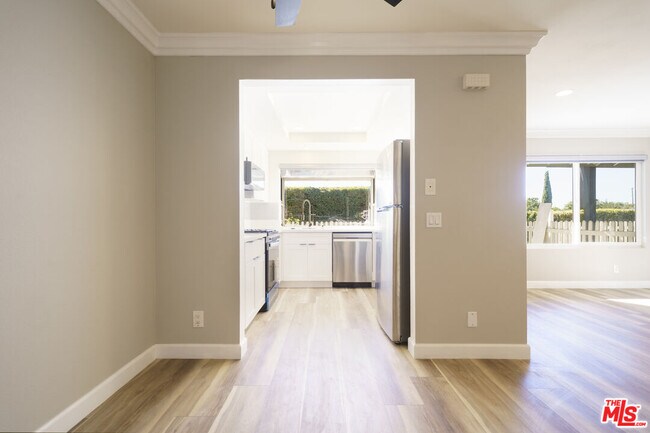 Building Photo - 13321 Meyer Rd