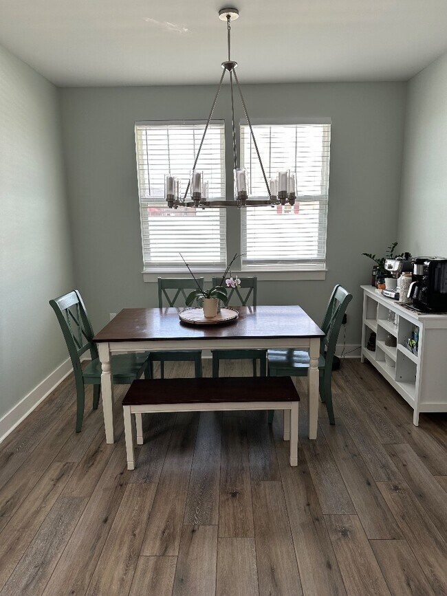 Building Photo - 409 Mill Point Ln