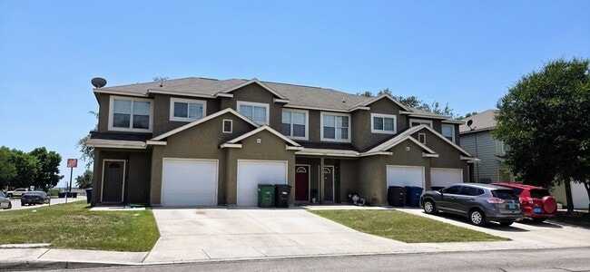Building Photo - The Gardens at The Summit~Three Bedroom To...