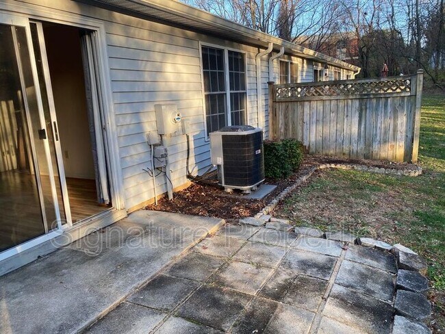 Building Photo - 442 Tinkerview Dr