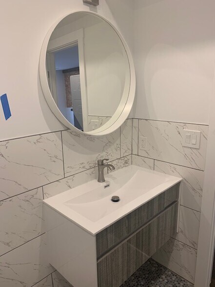 Building Photo - 126 S Market St