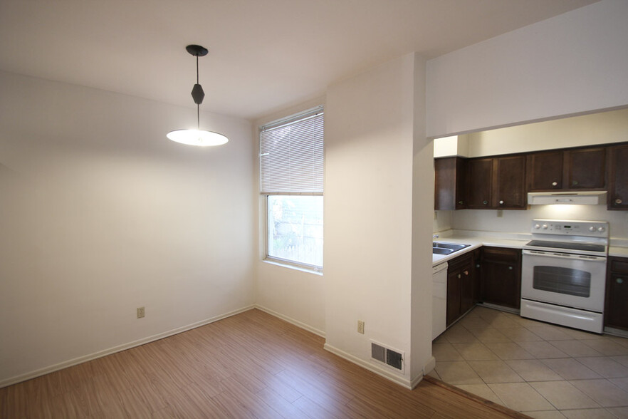 Building Photo - 507 Pitt St