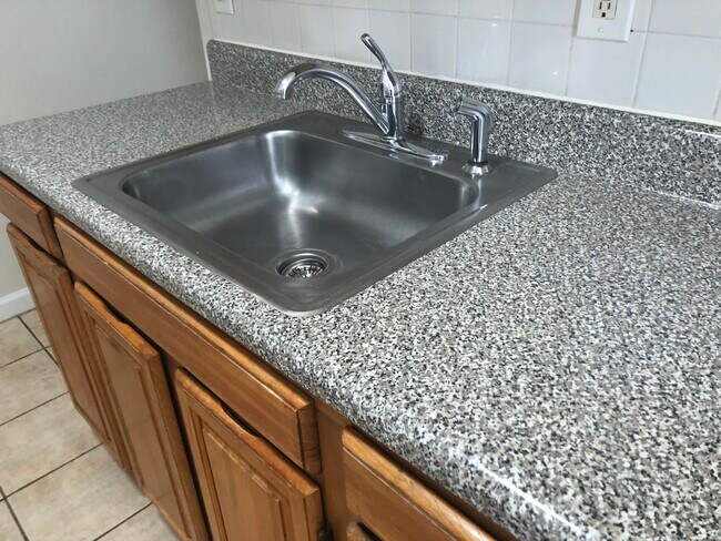 Building Photo - 7 Laidlaw Ave