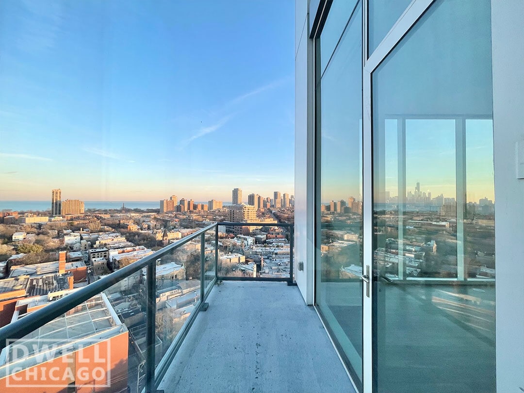 Building Photo - 2337 N Lincoln Ave