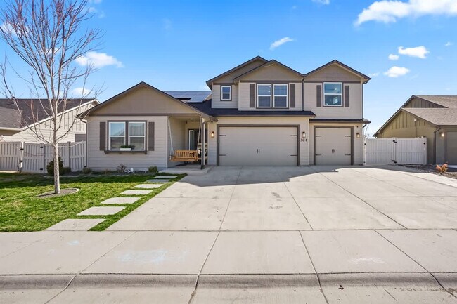 Building Photo - 304 Cliff Swallow Ave